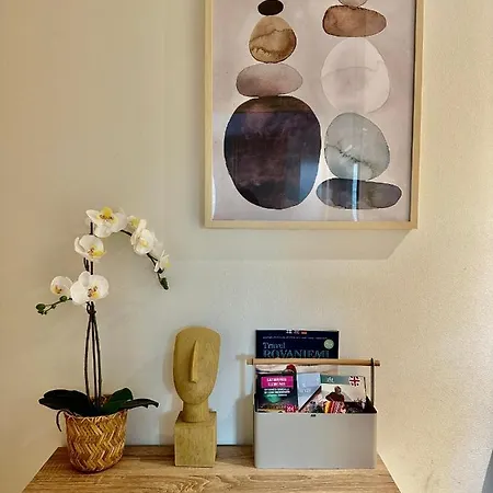 Elegant With Sauna In The Center