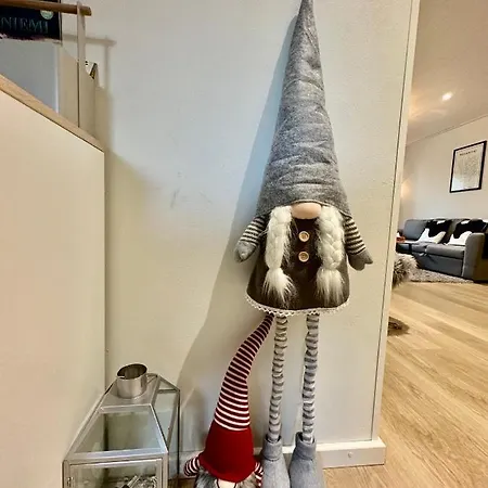 Elegant With Sauna In The Center *