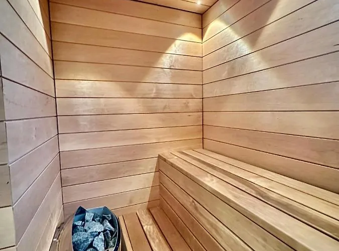 Elegant With Sauna In The Center *